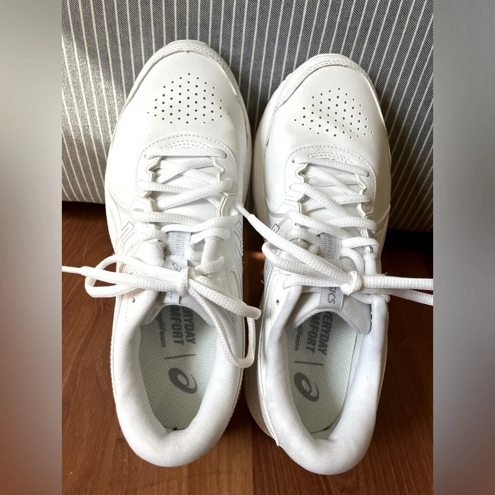 SOLD- Asics Running Shoes - Picture 14 of 15